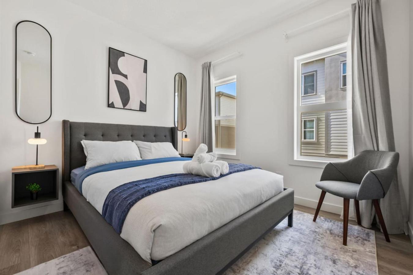 Hébergement de vacances Luxury Aspen 2br With Double Garage Car Parking Calgary
