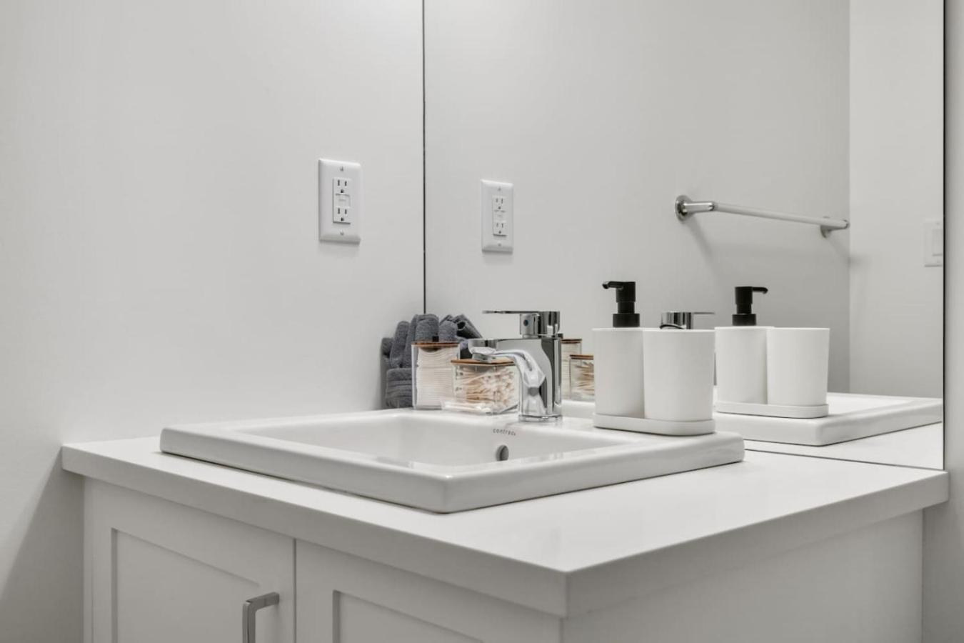 Hébergement de vacances Luxury Aspen 2br With Double Garage Car Parking *